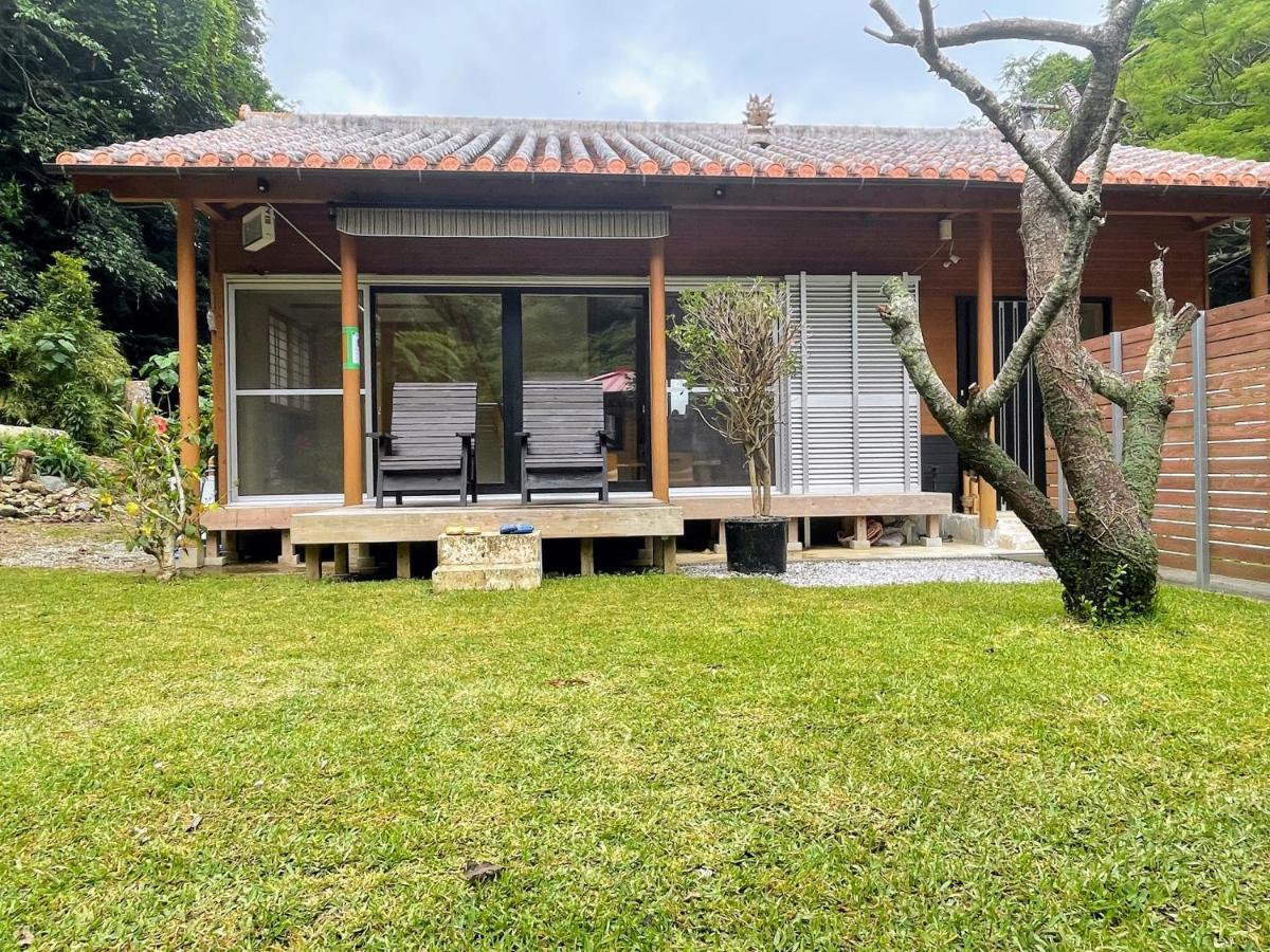 Villa マムヴィッラin森の中の一軒家 Nago Exterior foto